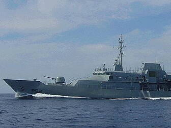 LE Niamh rescues 256 migrants